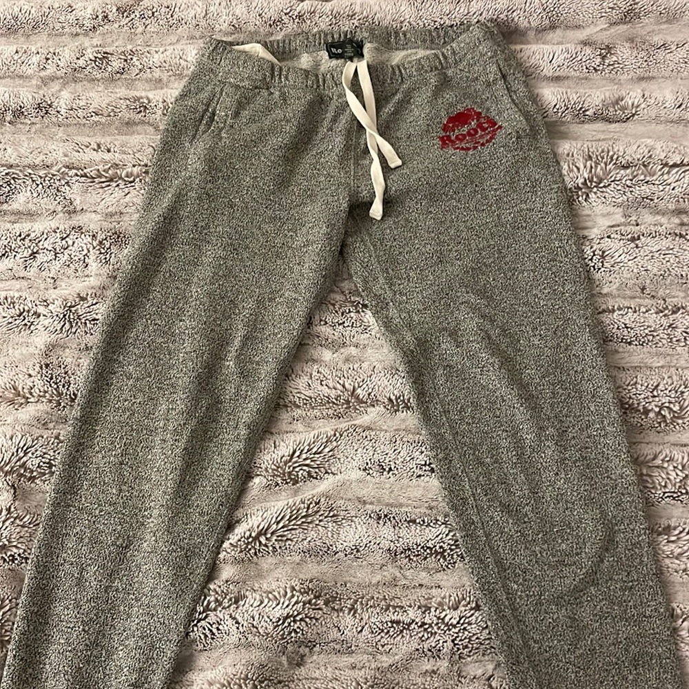 Roots gray joggers small